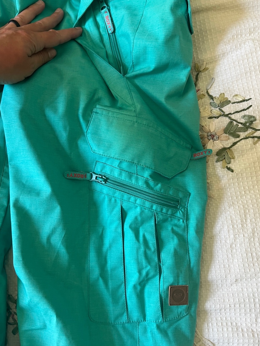 Women’s Roxy Snow Pants - Picture 4 of 10